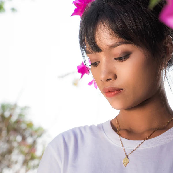 Resilience leaf necklace