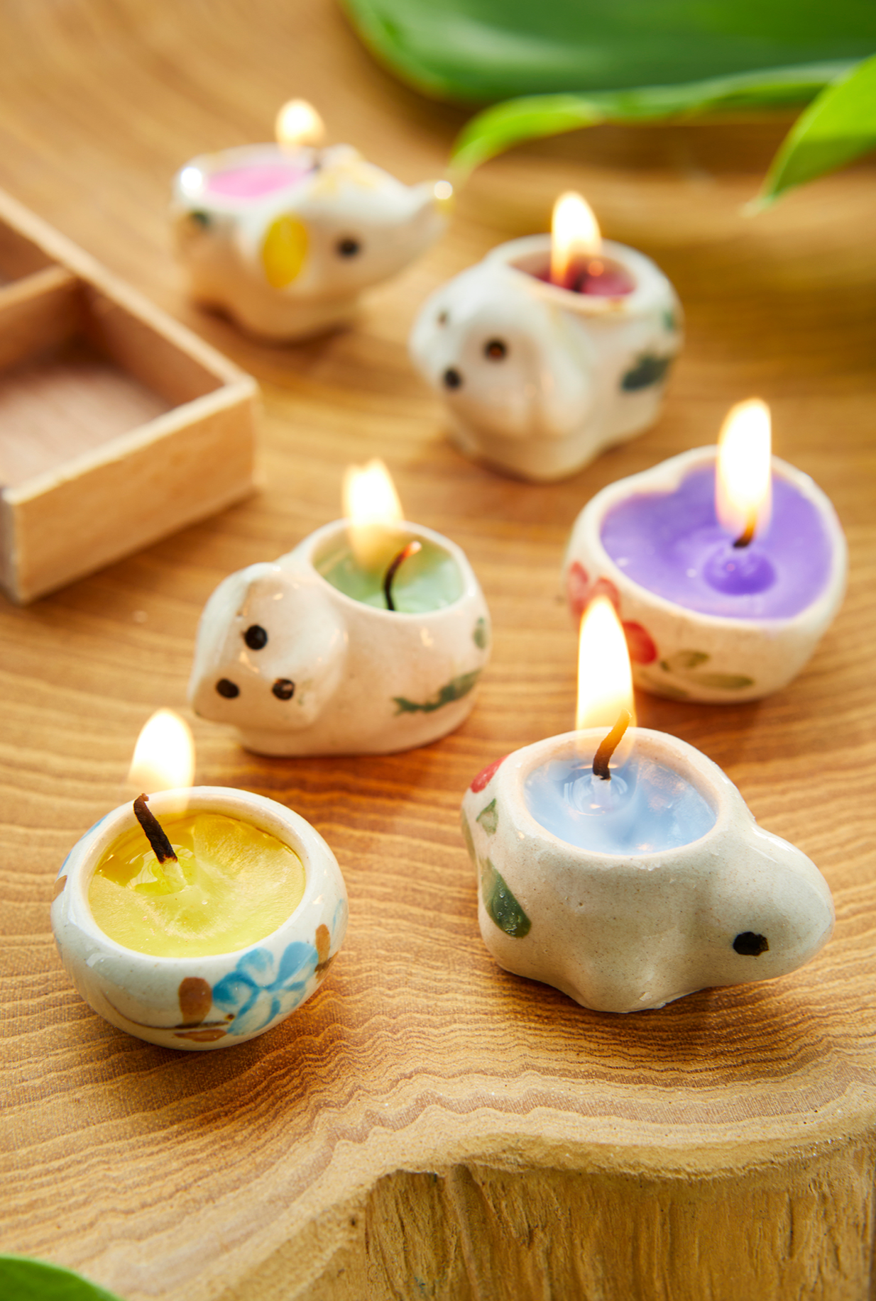Tray of 5 Assorted Hand Painted Ceramic Candles