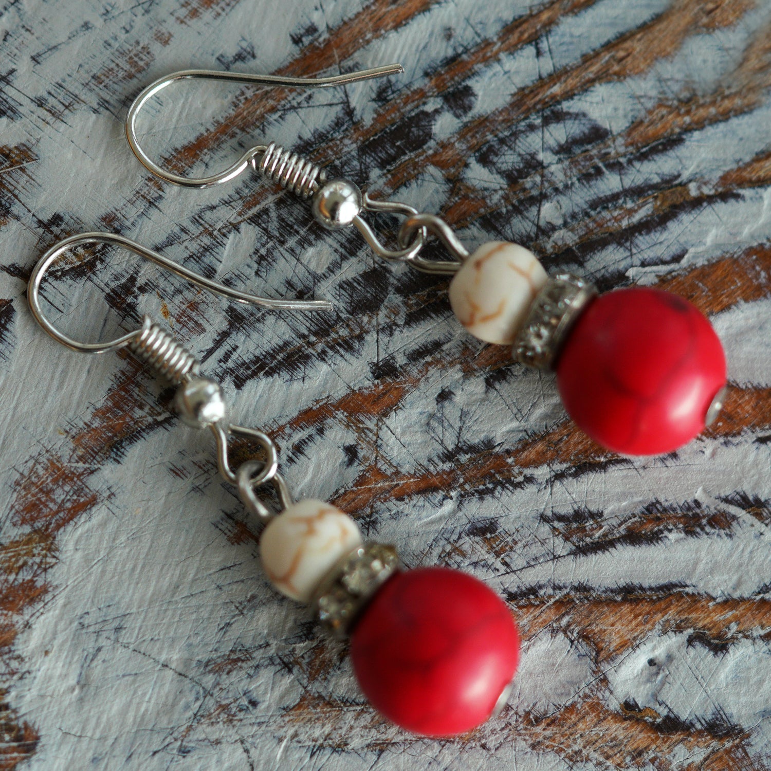 Red & Cream Round Bead Drop